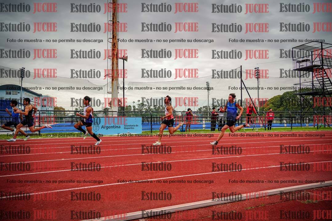 Fotos de los 200 m llanos de varones
