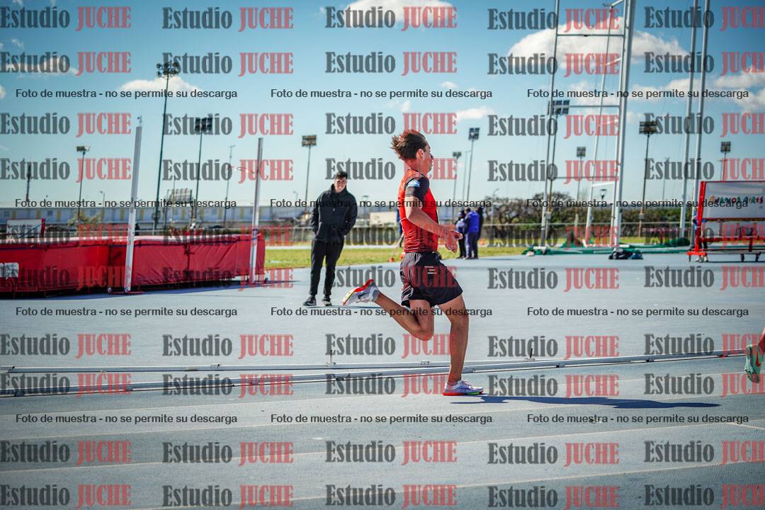 Fotos de los 800 m llanos de varones