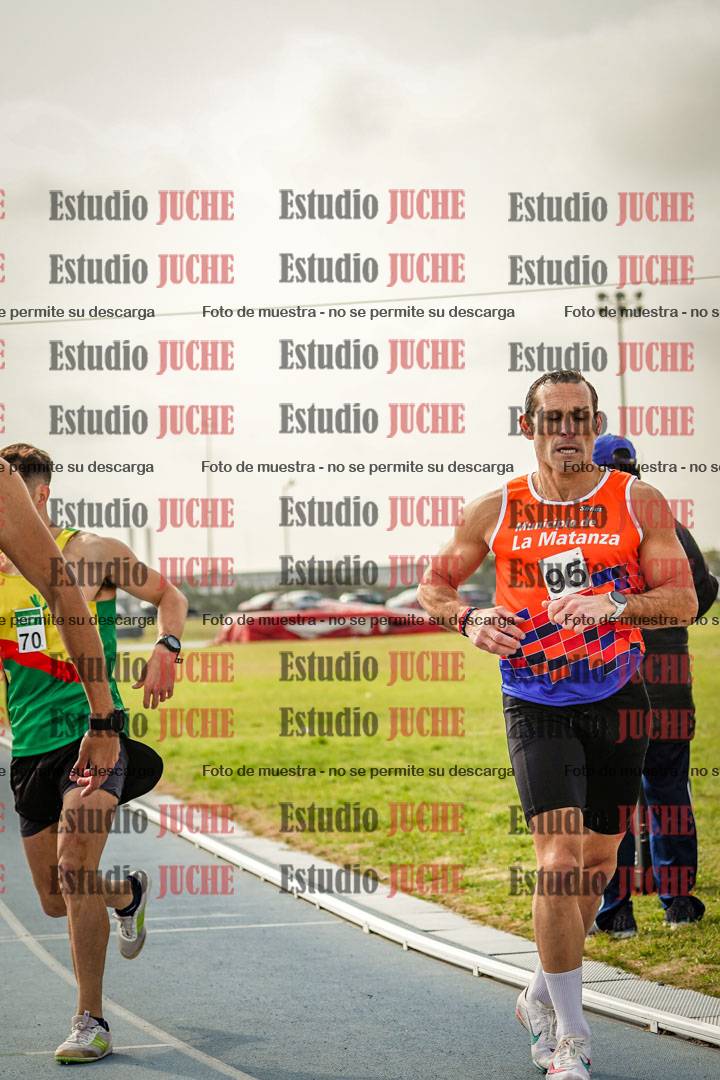 Fotos de los 800 m llanos de varones