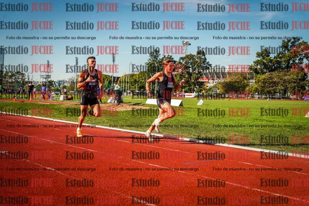 Fotos de los 800 m llanos de varones