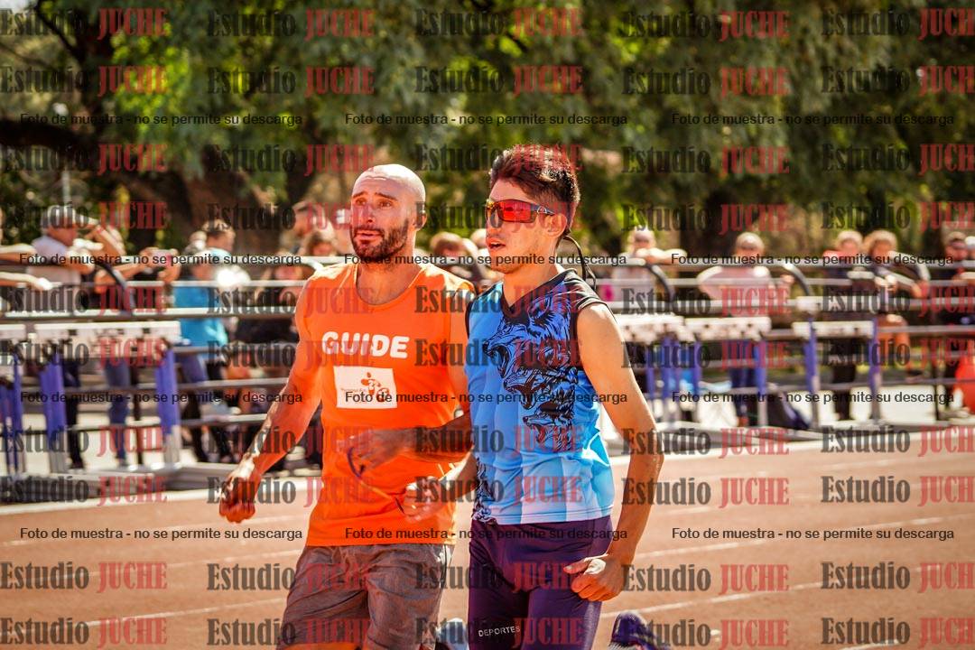 Fotos de los 400 m llanos de varones