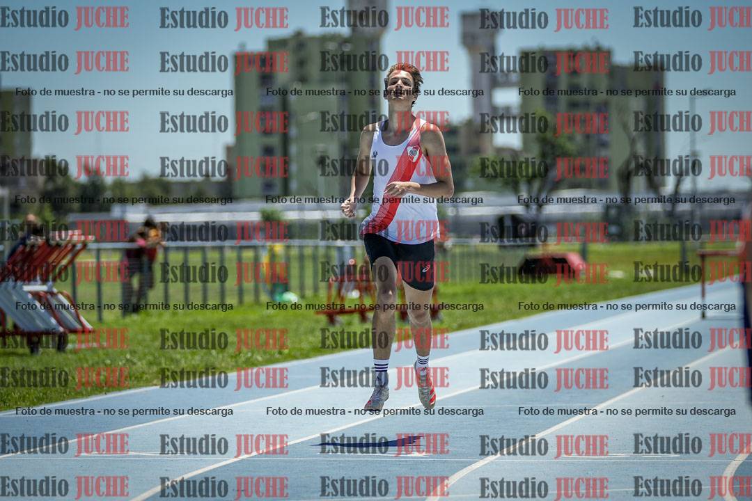 Fotos de los 400 m con vallas de varones