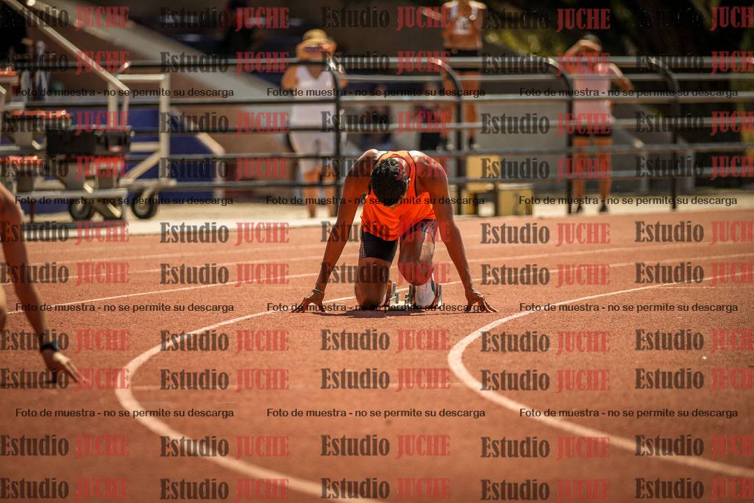 Fotos de los 400 m con vallas de varones