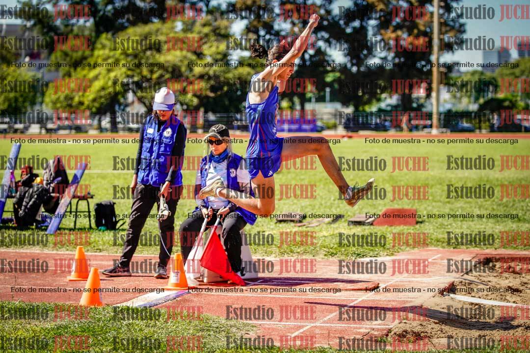Fotos del salto en largo de varones
