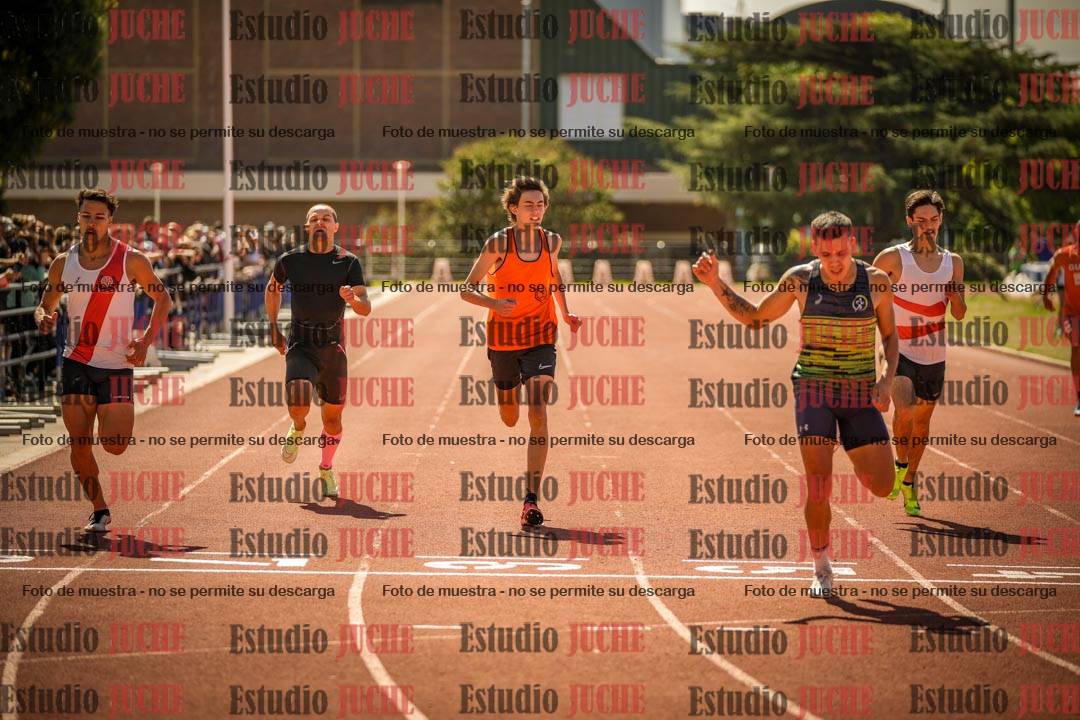 Fotos de los 400 m llanos de varones