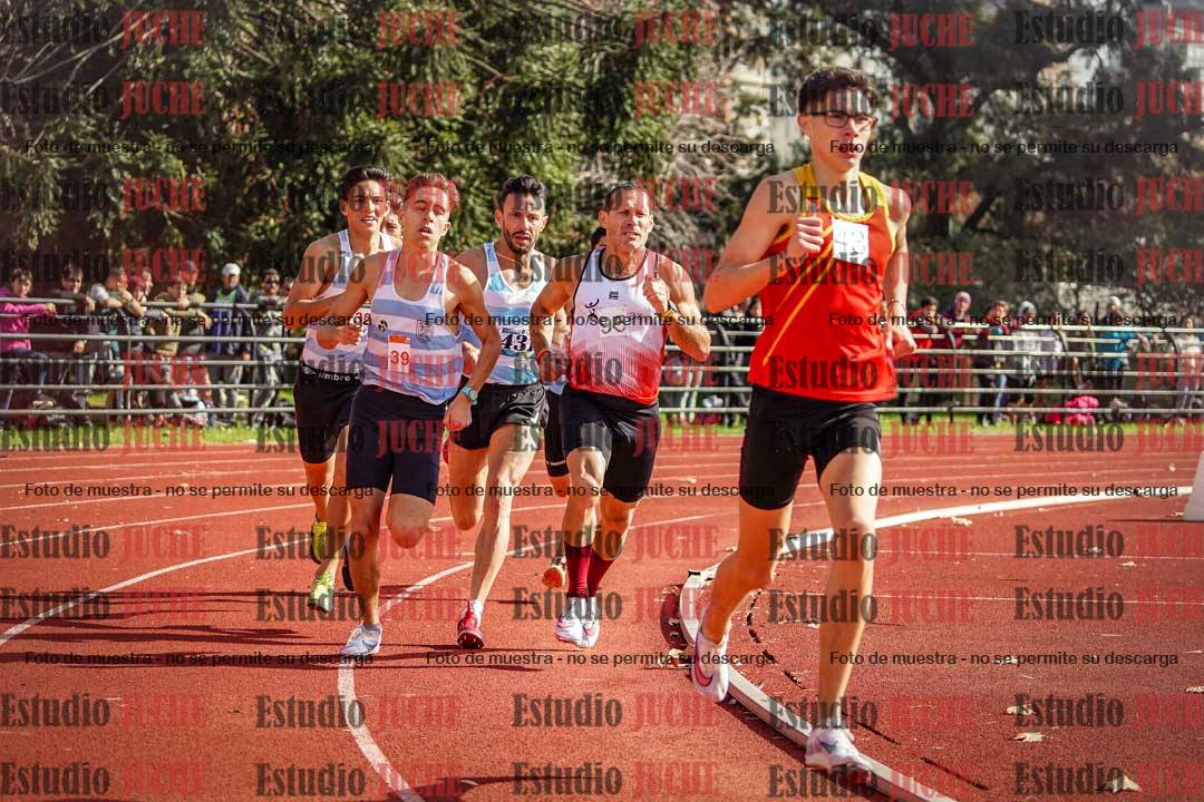 Fotos de los 800 m llanos de varones