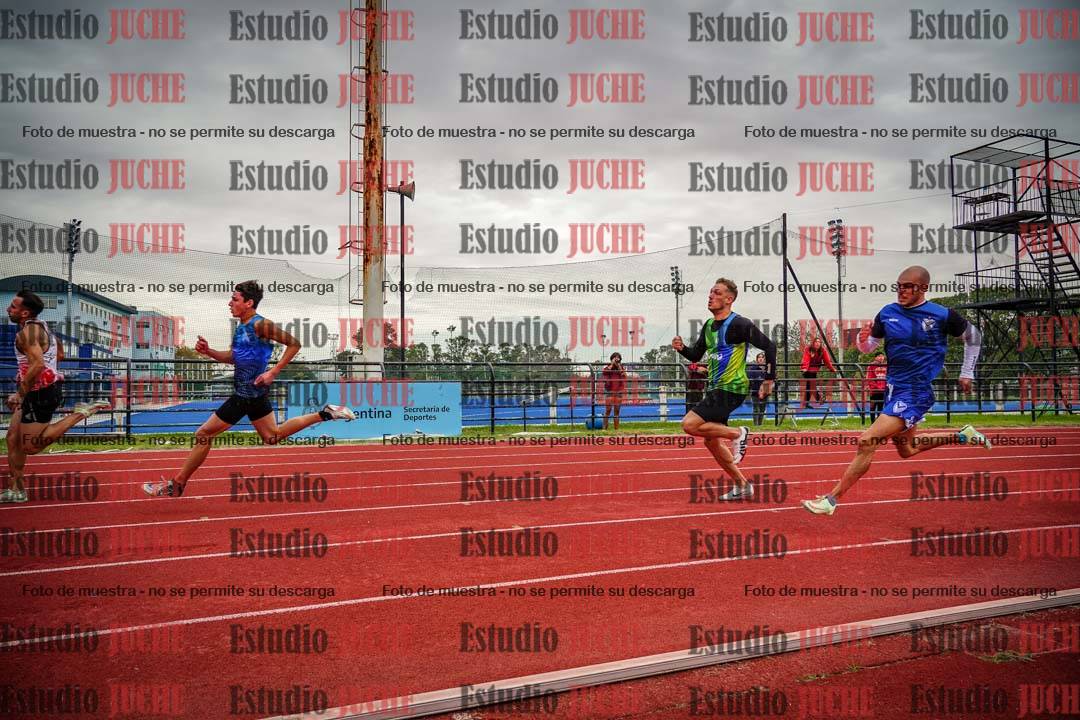 Fotos de los 200 m llanos de varones