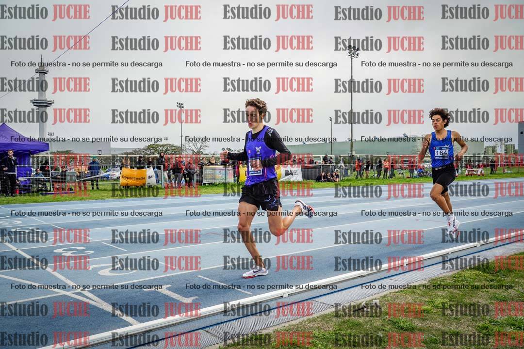 Fotos de los 800 m llanos de varones - U17