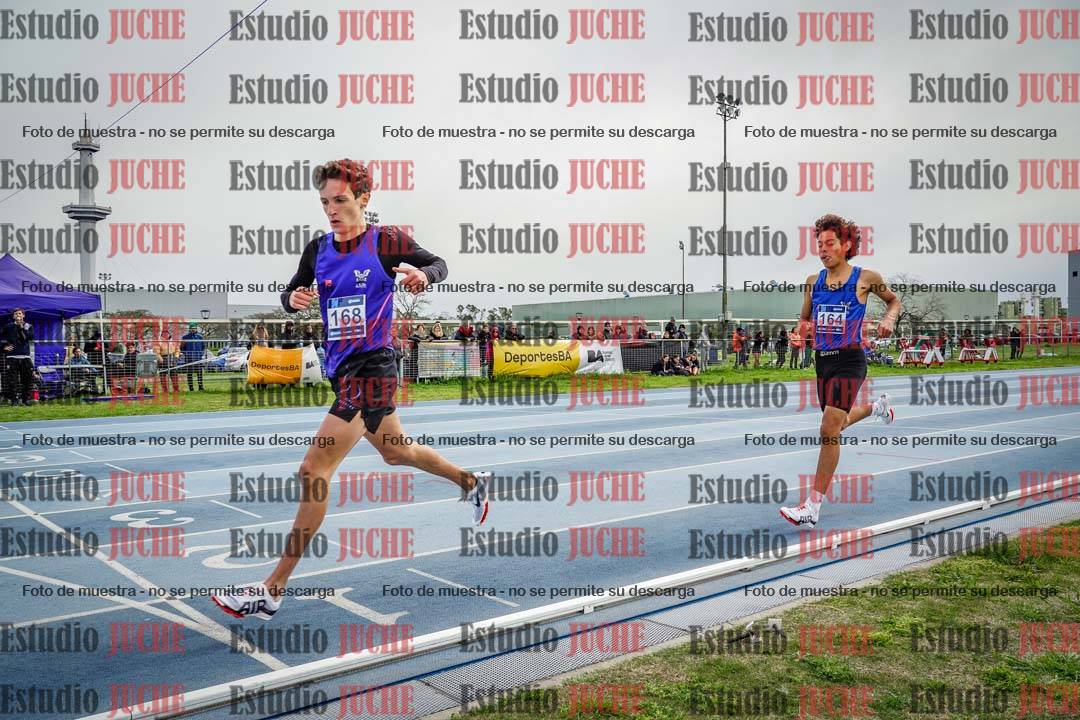 Fotos de los 800 m llanos de varones - U17