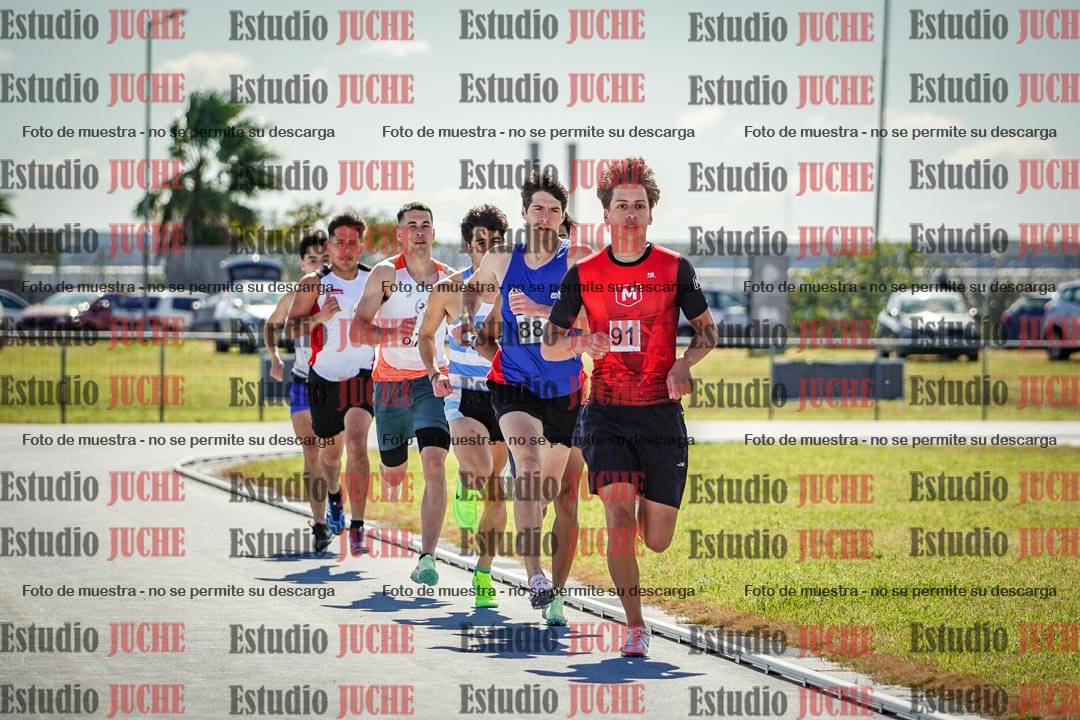 Fotos de los 800 m llanos de varones