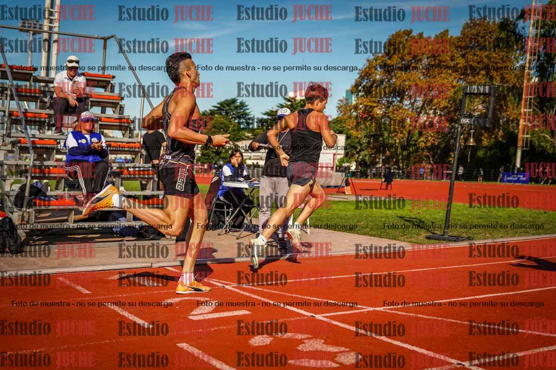 Fotos de los 800 m llanos de varones