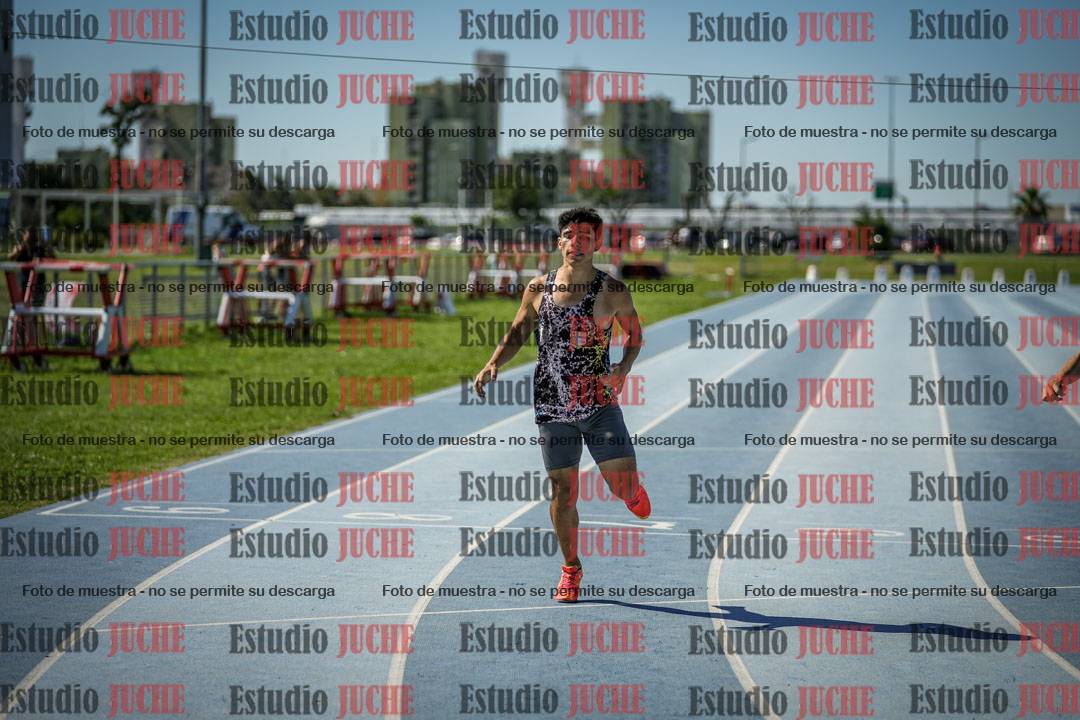 Fotos de los 400 m llanos de varones