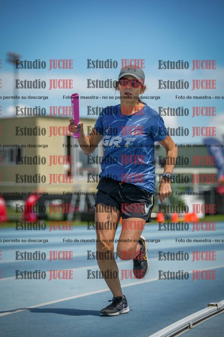 Fotos durante el transcurso de los relevos 20' para running teams - serie 1