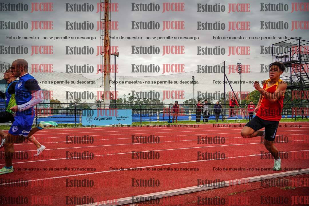 Fotos de los 200 m llanos de varones