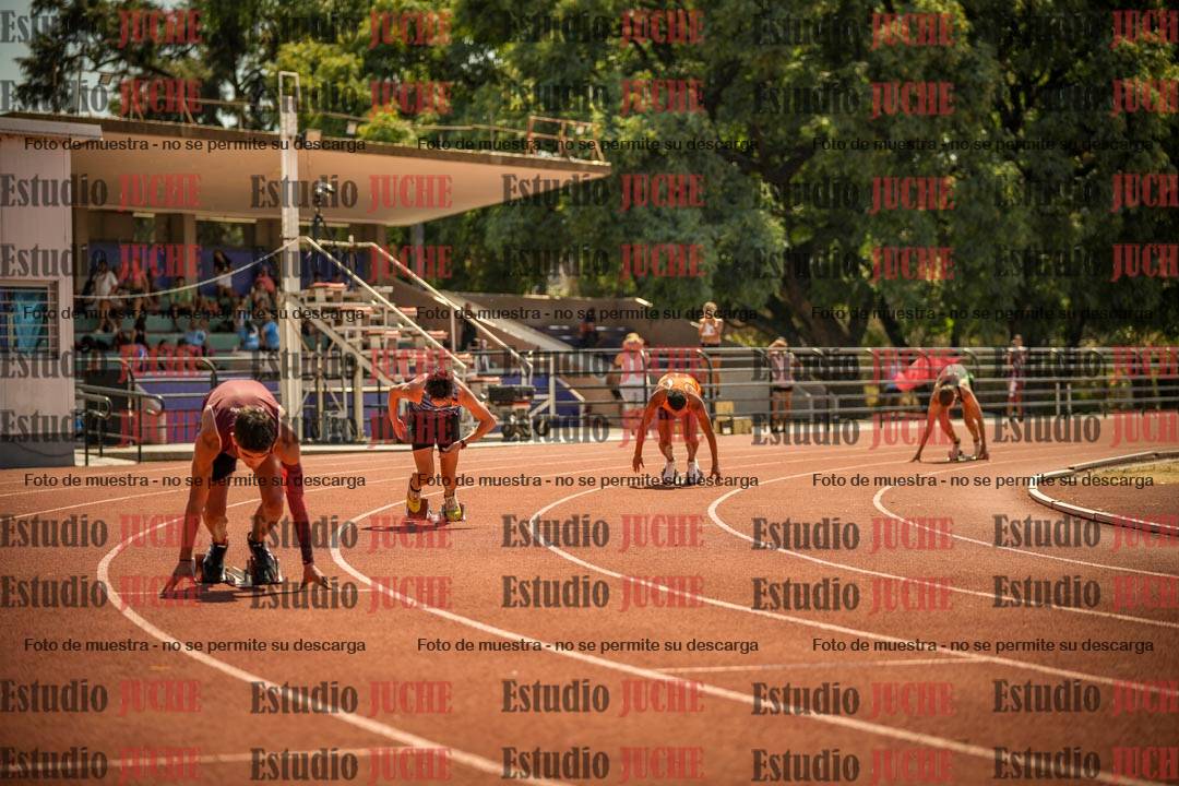 Fotos de los 400 m con vallas de varones