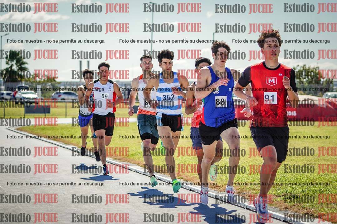 Fotos de los 800 m llanos de varones