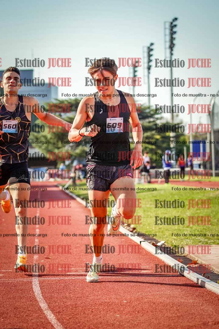 Fotos de los 800 m llanos de varones