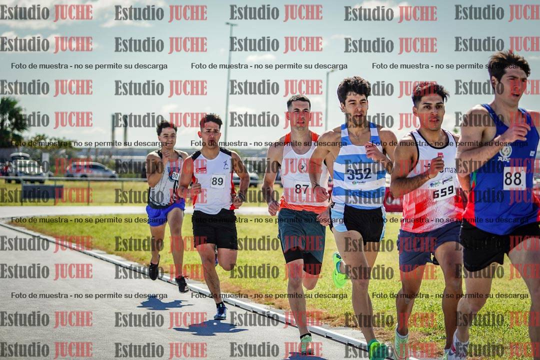 Fotos de los 800 m llanos de varones