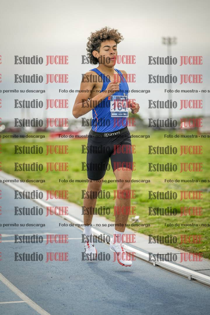Fotos de los 800 m llanos de varones - U17
