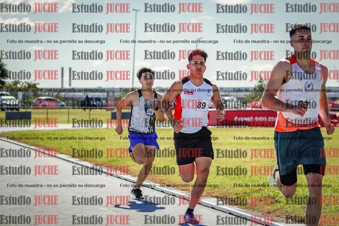 Fotos de los 800 m llanos de varones