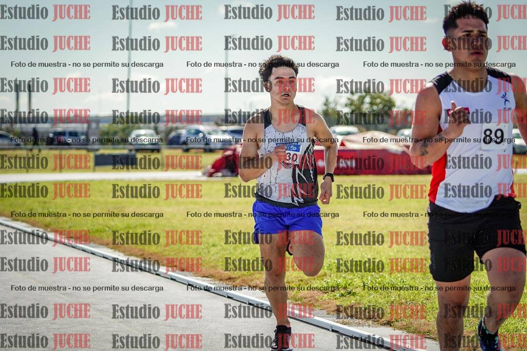 Fotos de los 800 m llanos de varones