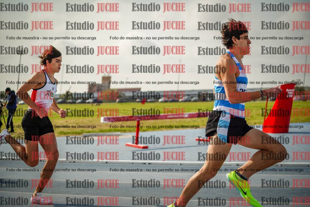 Fotos de los 800 m llanos de varones