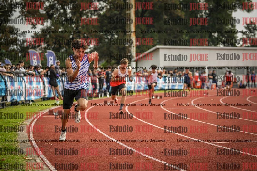 Fotos de los 400 m llanos de varones