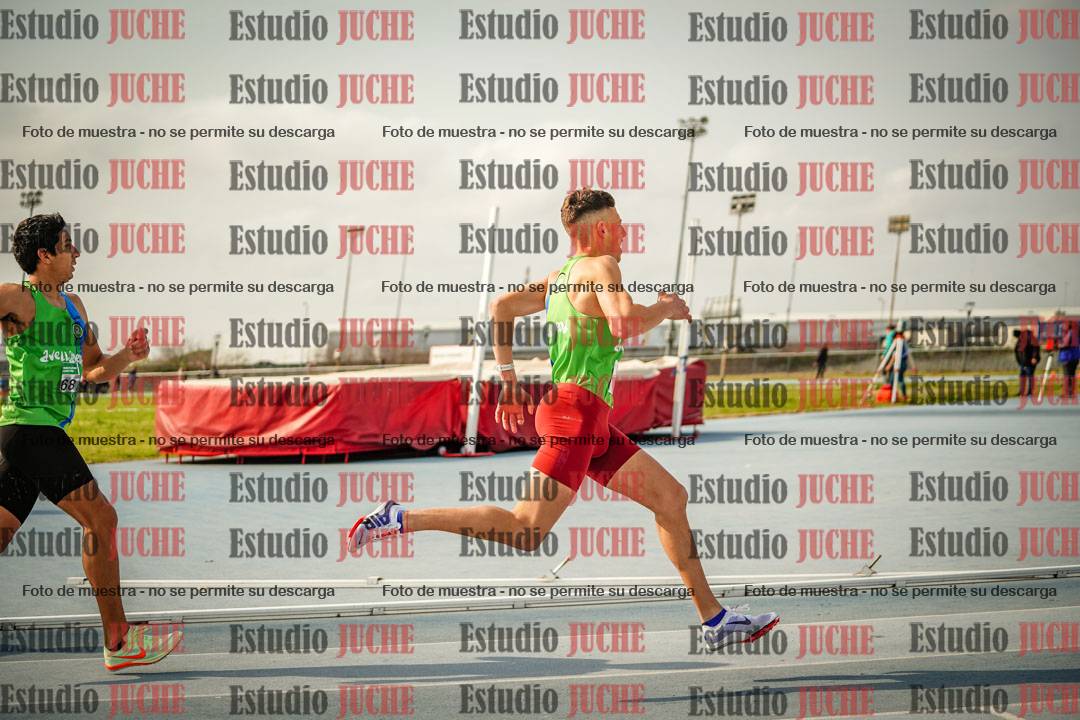 Fotos de los 800 m llanos de varones