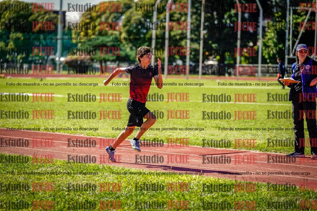 Fotos del salto en largo de varones