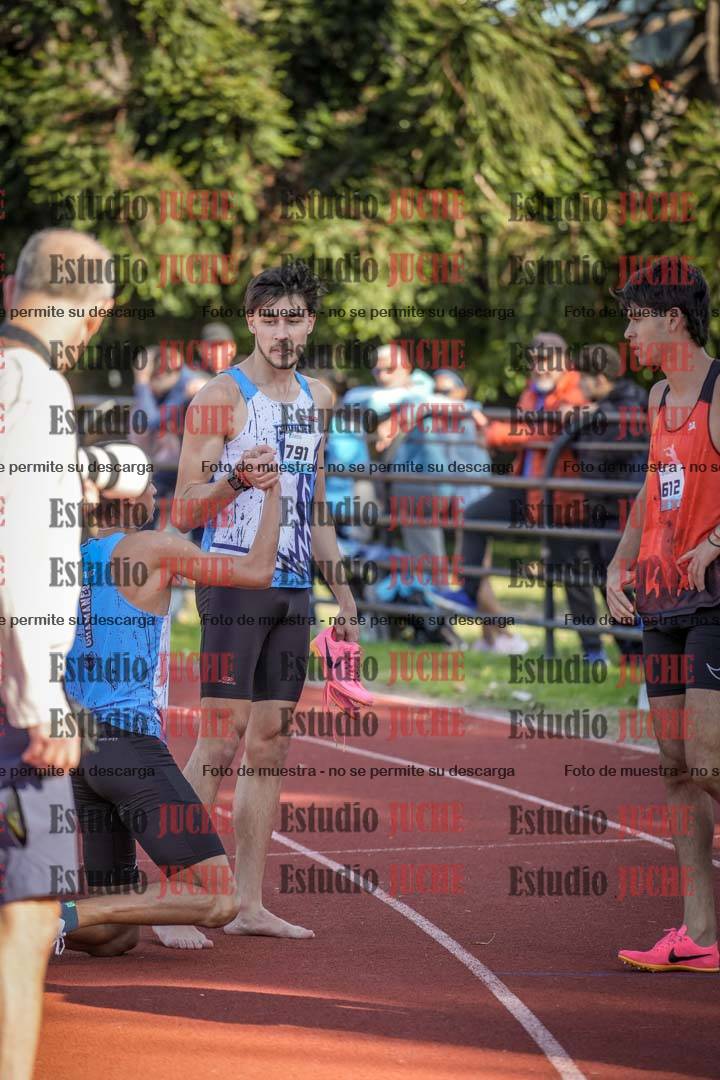 Fotos de los 800 m llanos de varones