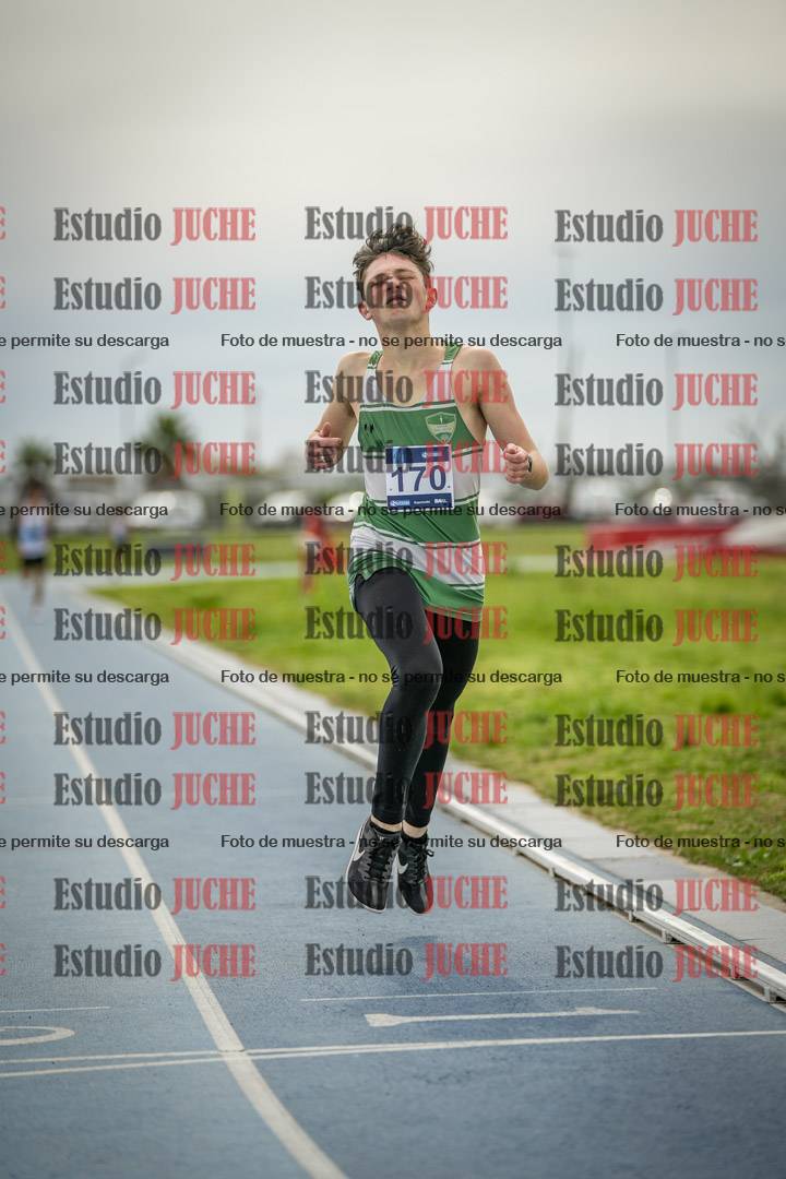 Fotos de los 800 m llanos de varones - U17