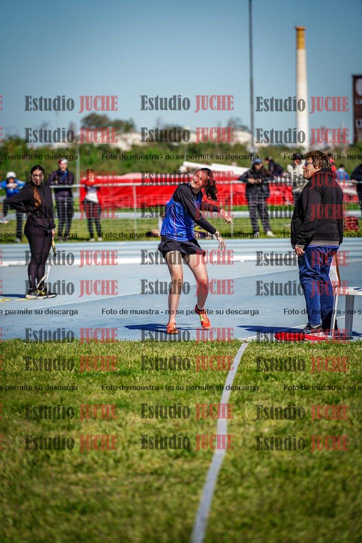 Fotos del lanzamiento de jabalina de mujeres y varones - U15