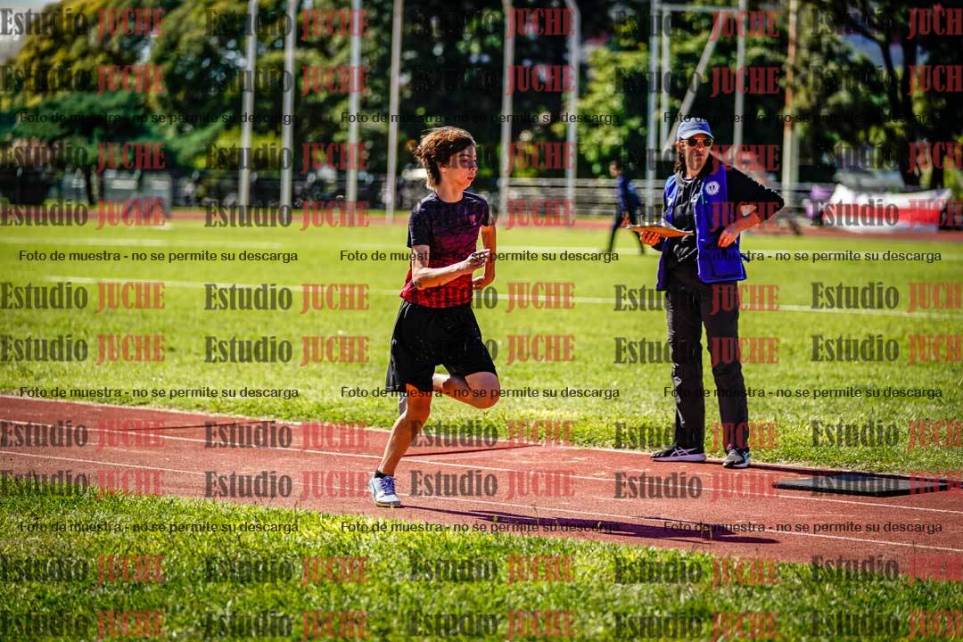 Fotos del salto en largo de varones