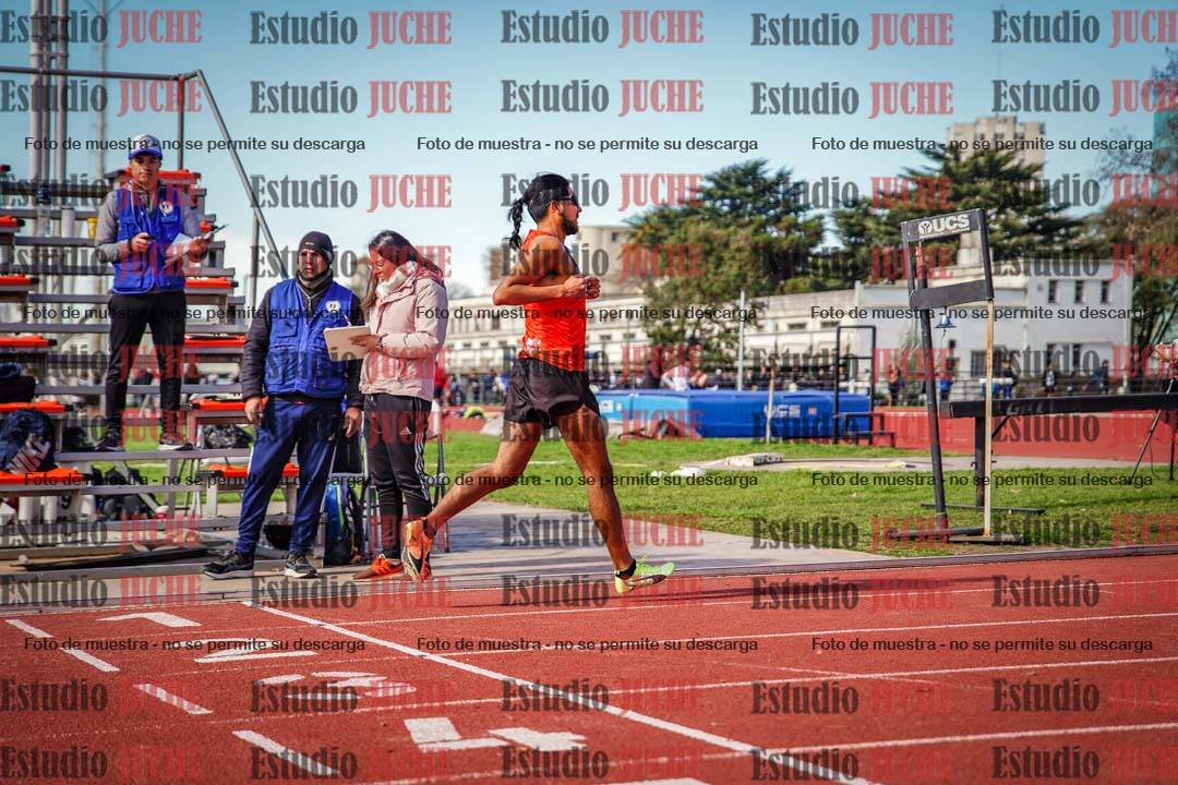 Fotos de los 800 m llanos de varones
