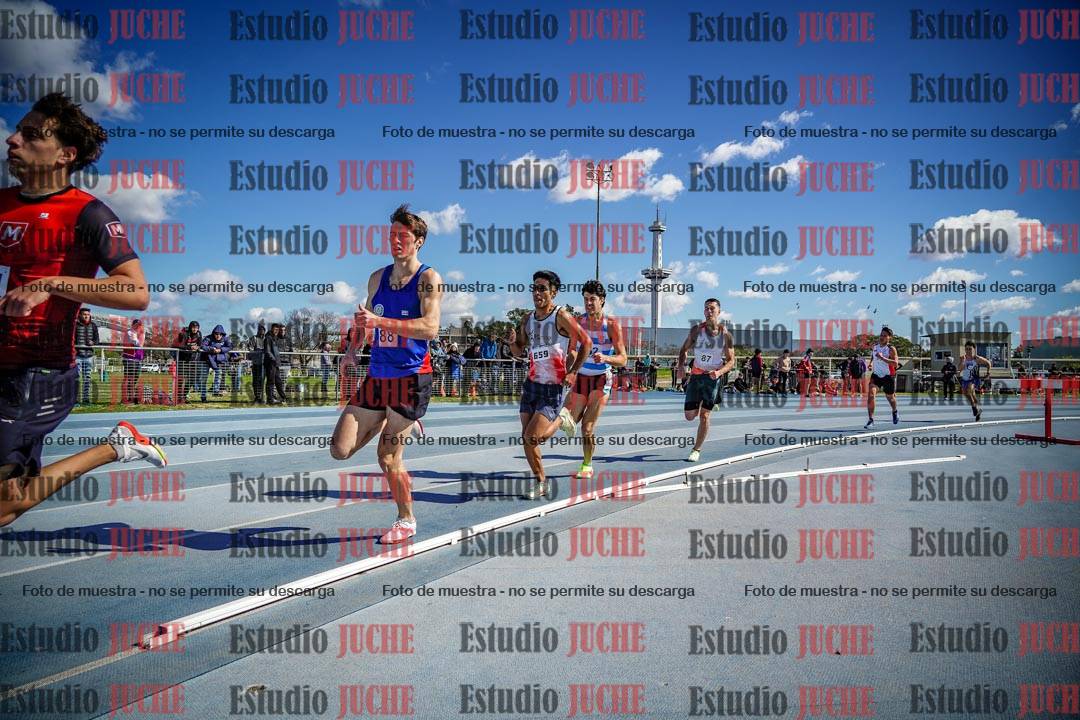 Fotos de los 800 m llanos de varones