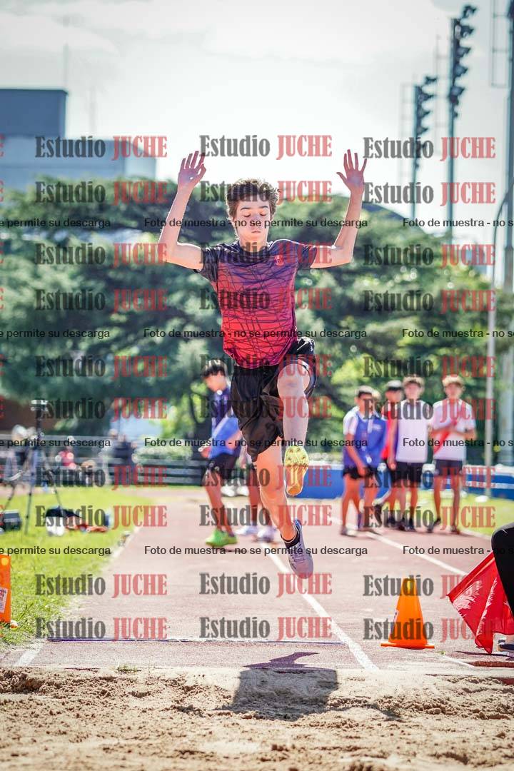 Fotos del salto en largo de varones