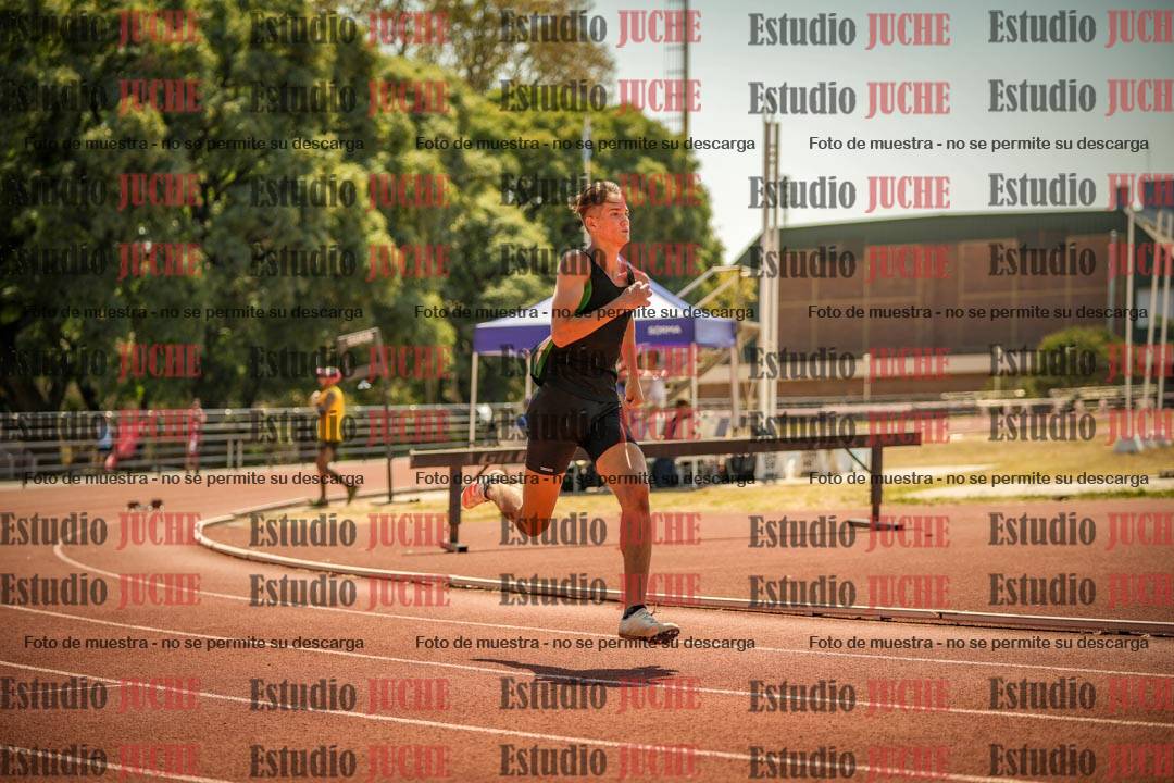 Fotos de los 400 m con vallas de varones
