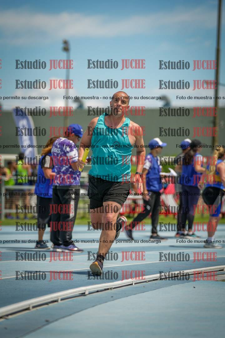 Fotos durante el transcurso de los relevos 20' para running teams - serie 1