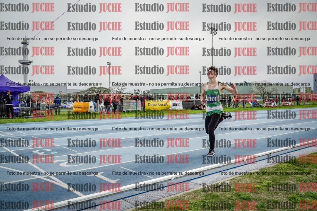 Fotos de los 800 m llanos de varones - U17