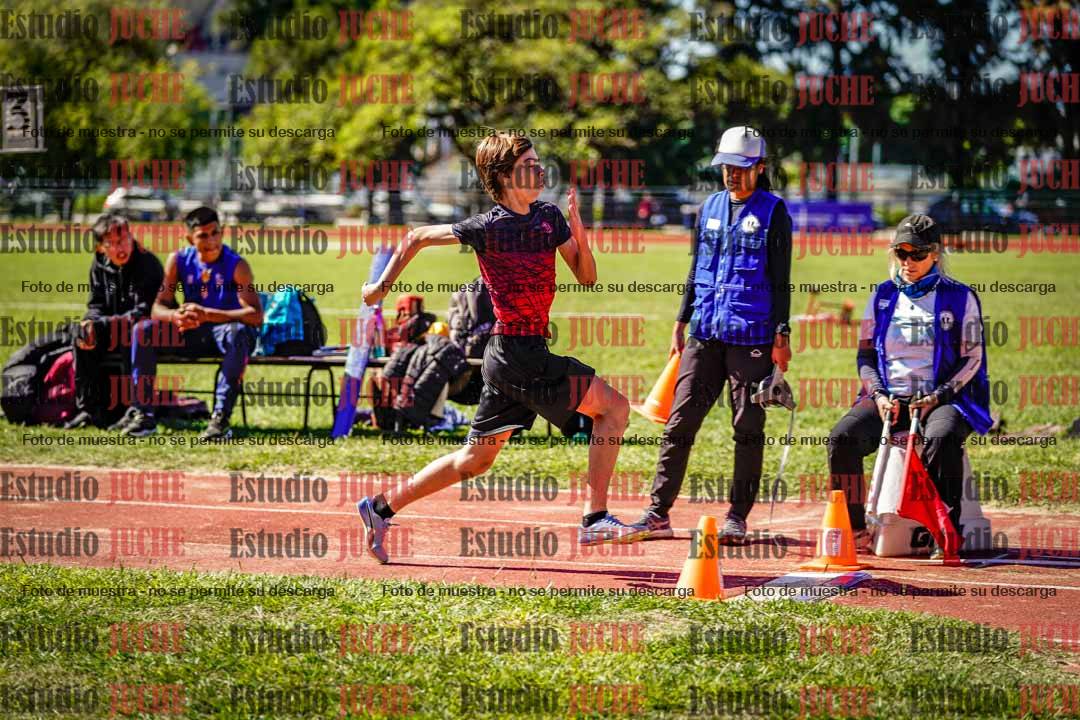 Fotos del salto en largo de varones