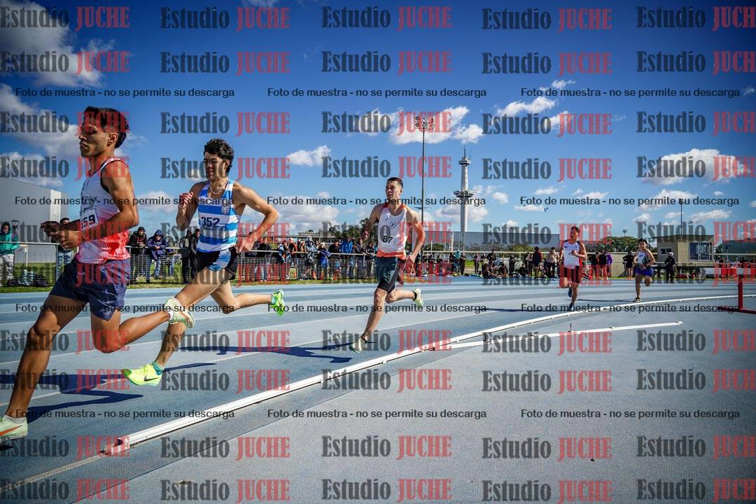 Fotos de los 800 m llanos de varones