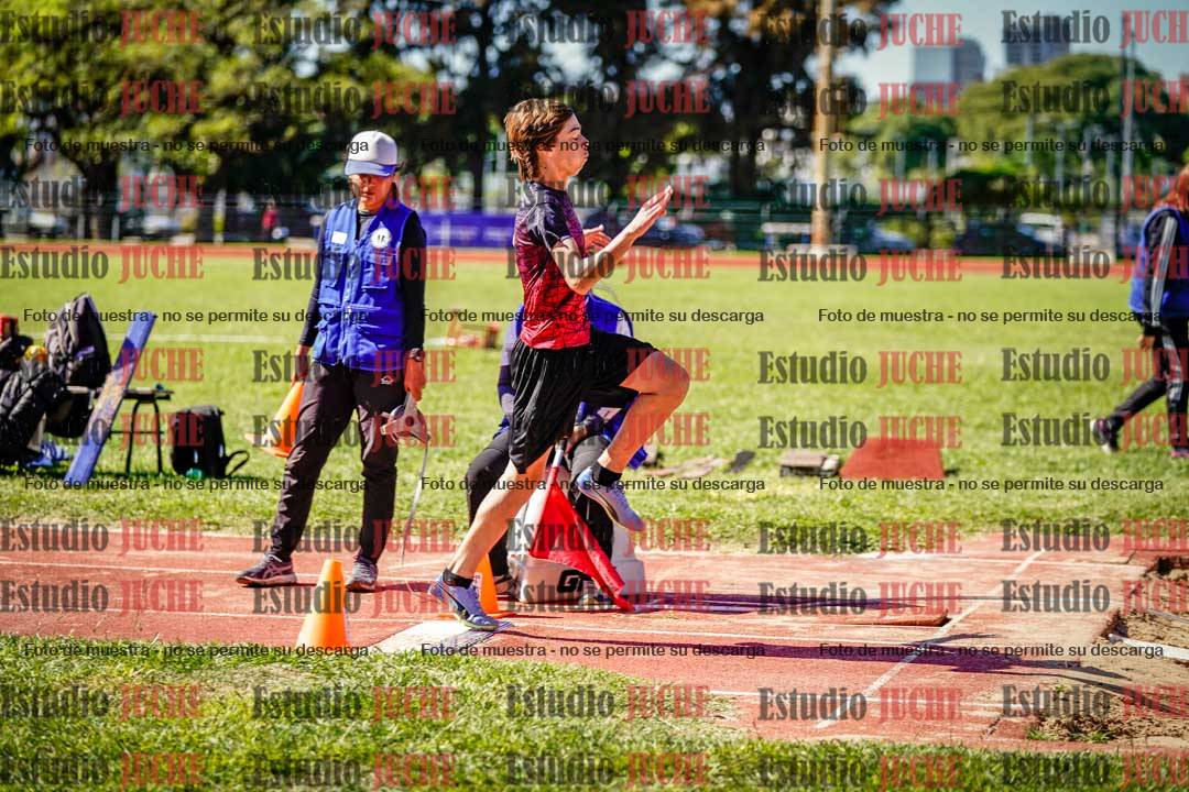Fotos del salto en largo de varones