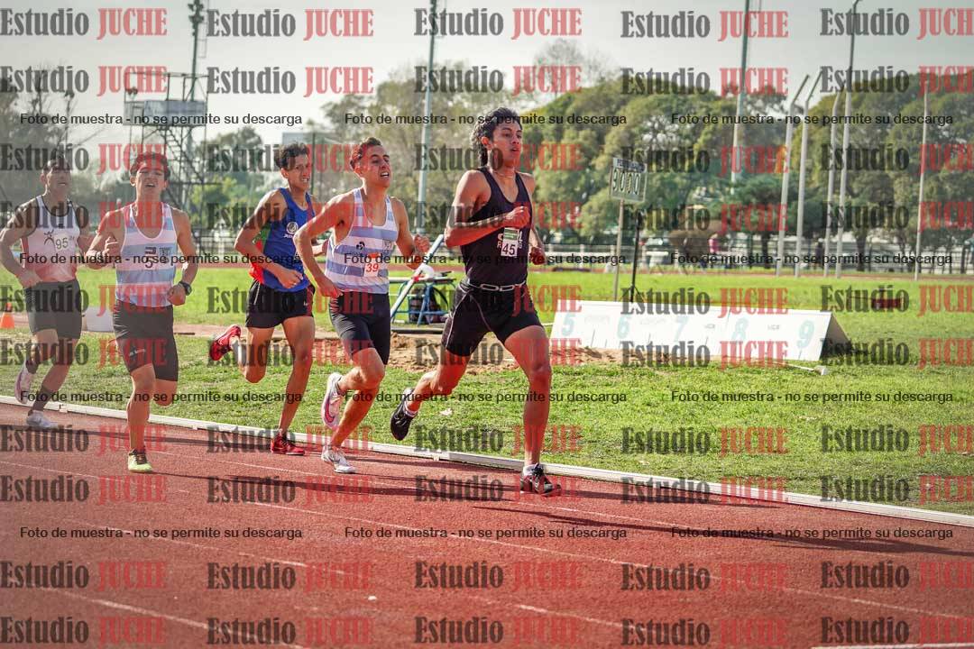 Fotos de los 800 m llanos de varones
