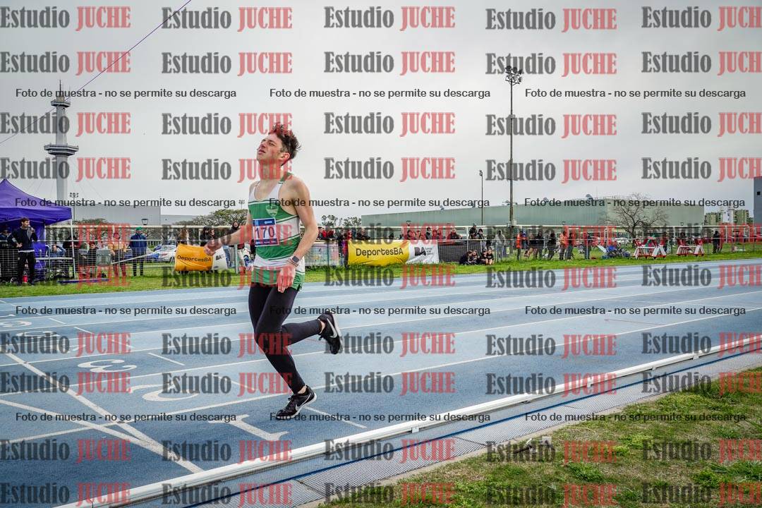 Fotos de los 800 m llanos de varones - U17