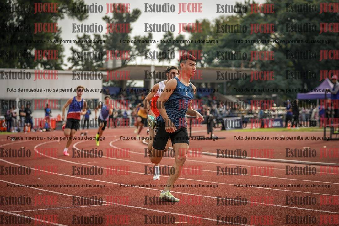 Fotos de los 400 m llanos de varones