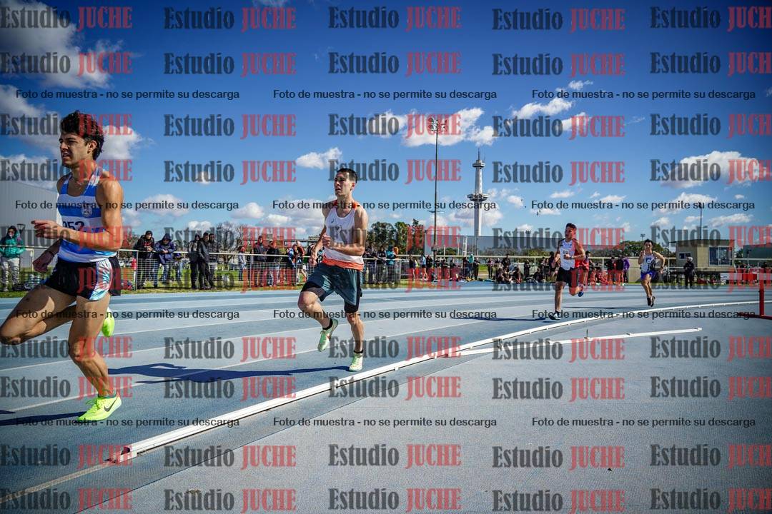 Fotos de los 800 m llanos de varones