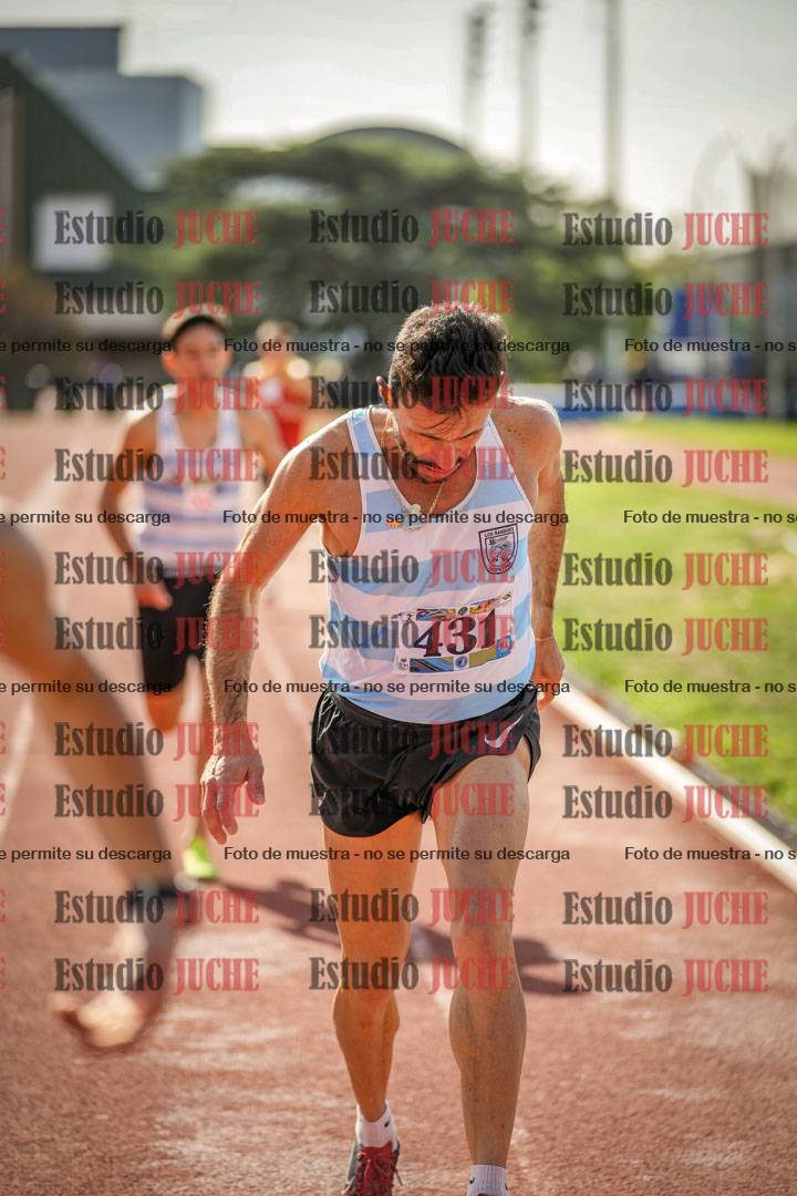 Fotos de los 800 m llanos de varones