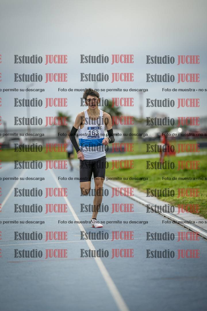 Fotos de los 800 m llanos de varones - U17