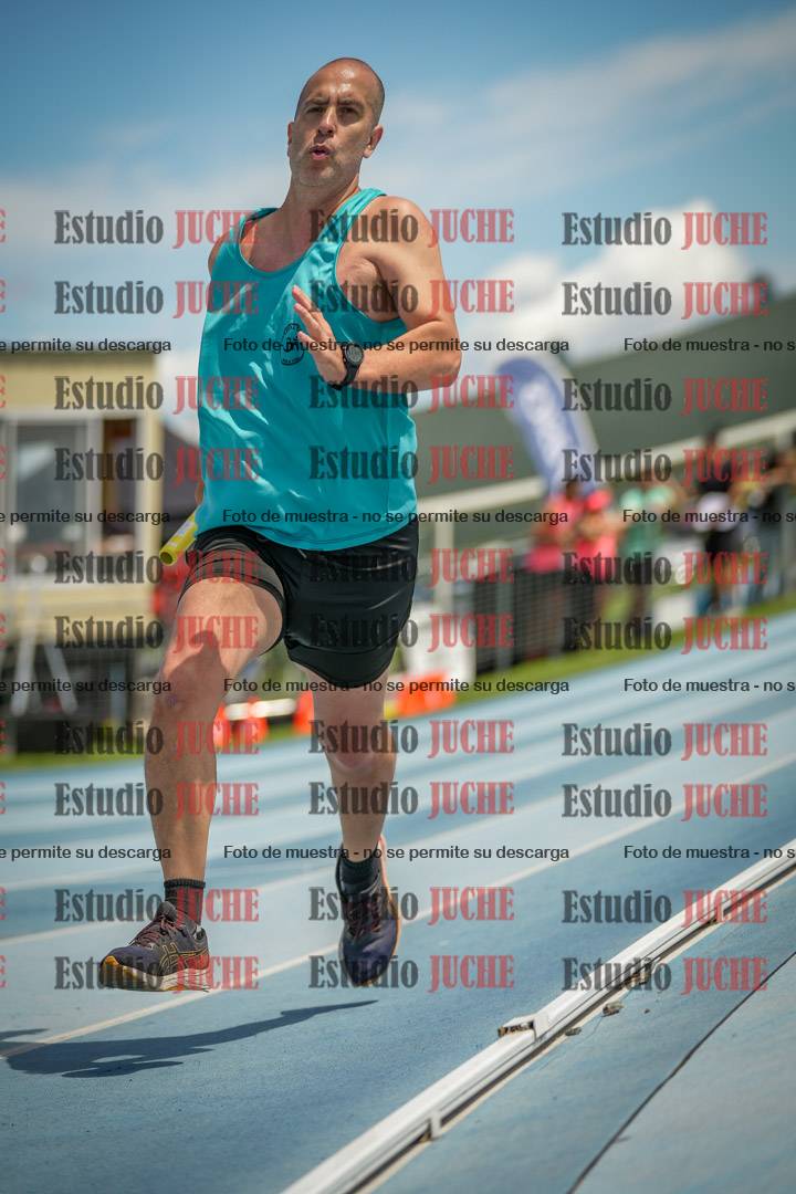 Fotos durante el transcurso de los relevos 20' para running teams - serie 1