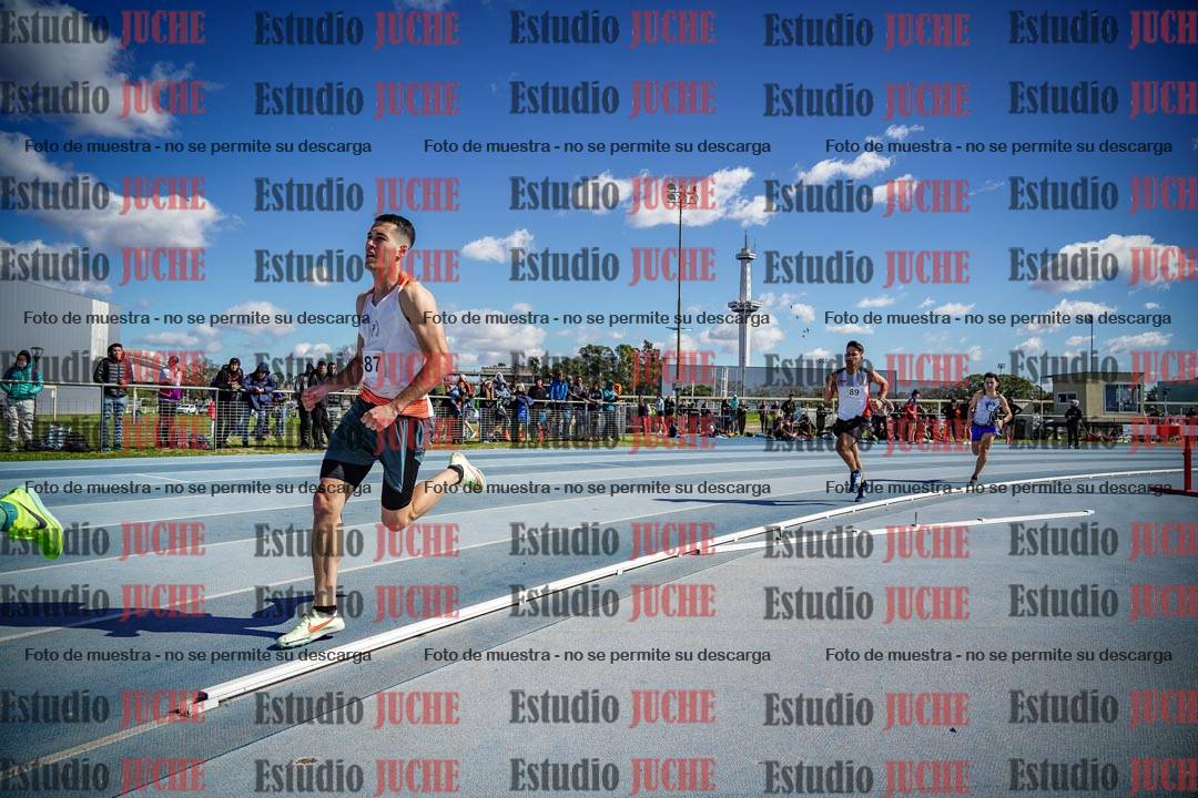 Fotos de los 800 m llanos de varones